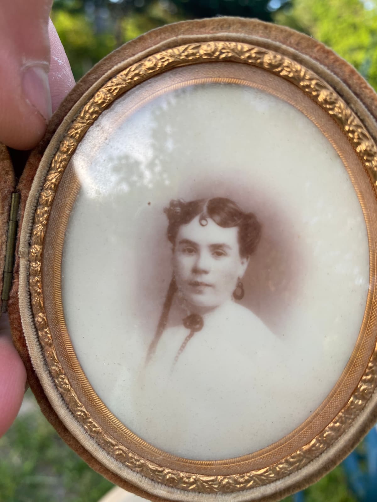 Rachel Warren, oval portrait